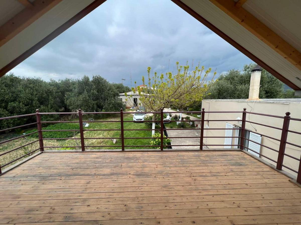 Willa Attic View Loútsa Zewnętrze zdjęcie